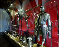 The interior of the castle is kept safe as if they were in the 17th century. It includes the collection of arms and armor.